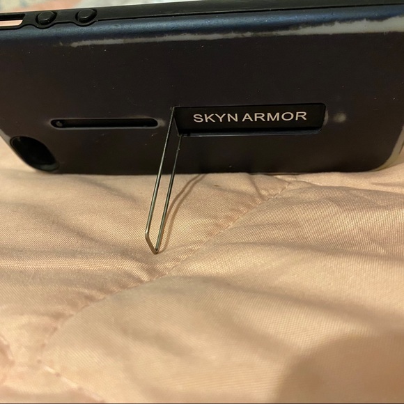 🥀IPHONE SE CASE - Picture 3 of 6